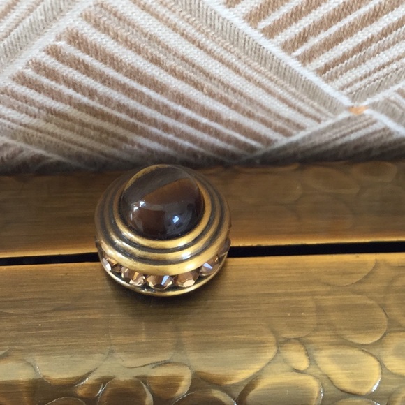 Gold color hard case evening bag. Great color - Picture 5 of 5